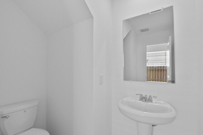 Building Photo - 21455 Carosella Dr