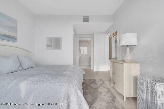 Building Photo - 1101 Ocean Ave N