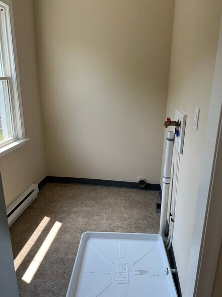 Washer/Dryer Hook-ups - 3007 S Main St