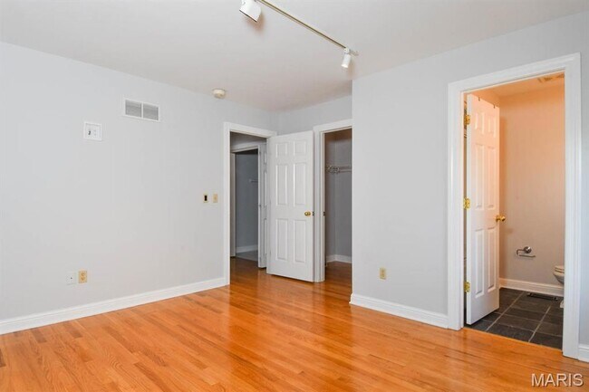 Building Photo - 20 Brighton Way