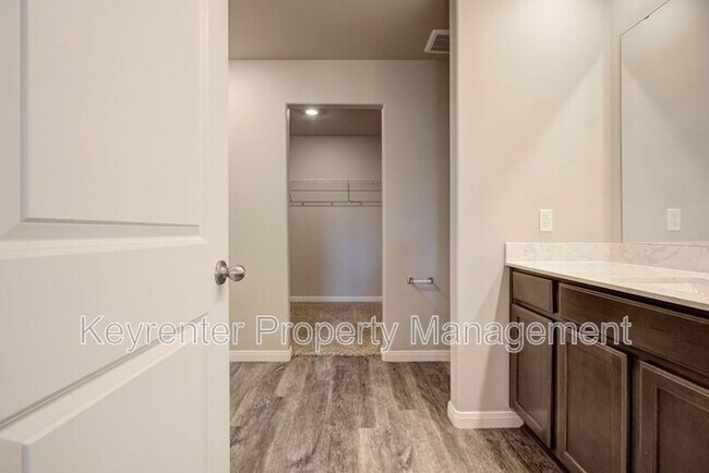 Building Photo - 1612 Maroon Dr