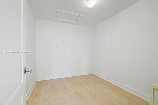 Building Photo - 3245 NE 207th Terrace