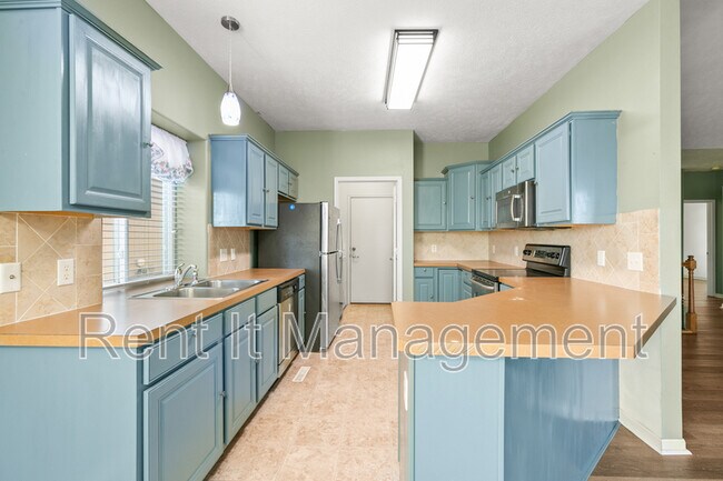 Building Photo - 7425 N 77th Ave