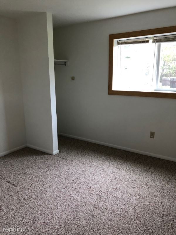 Building Photo - 3 br, 1 bath Apartment - 216B E Lincoln St