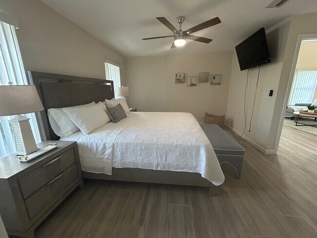 Building Photo - 1140 Staghorn St