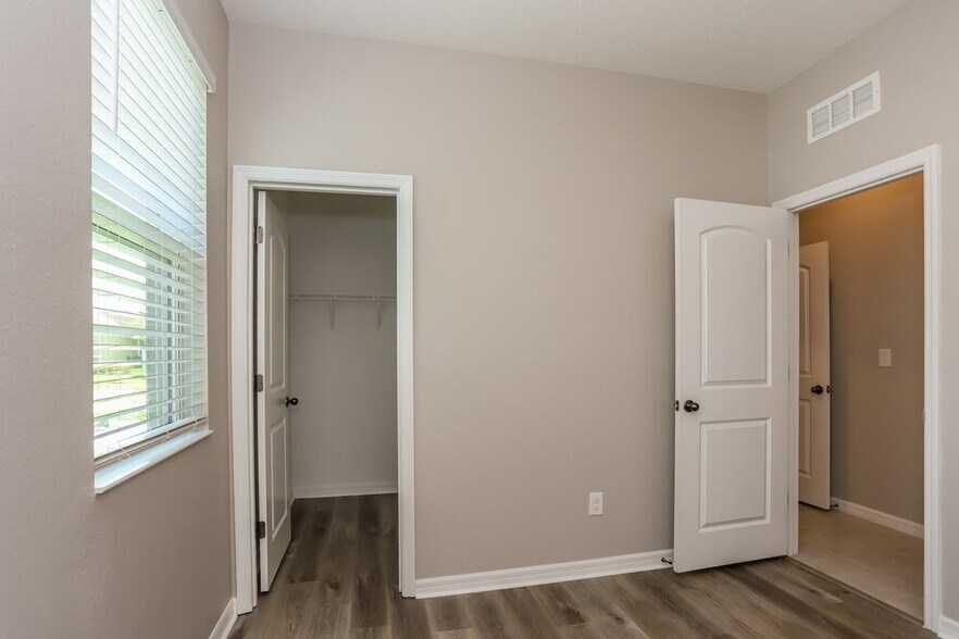 Building Photo - 11237 Gold Compass St