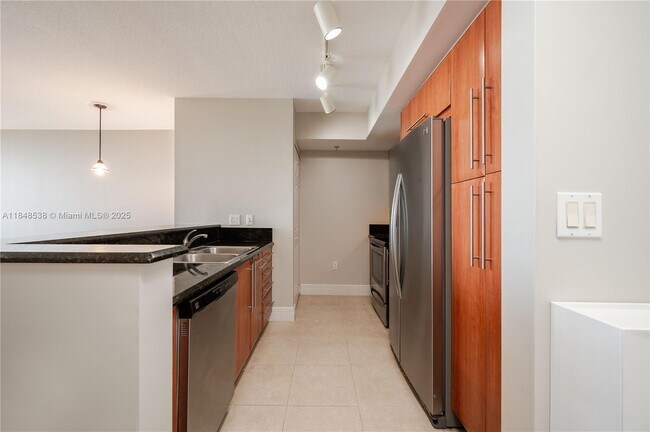 Building Photo - 3232 SW 22nd Terrace
