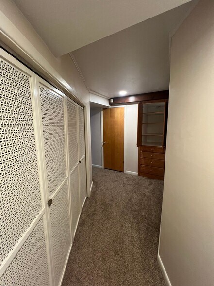 Building Photo - 2746 E 3600 S