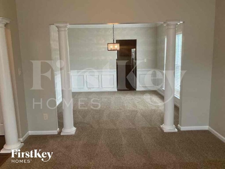 Building Photo - 11440 Callahan Mill Dr