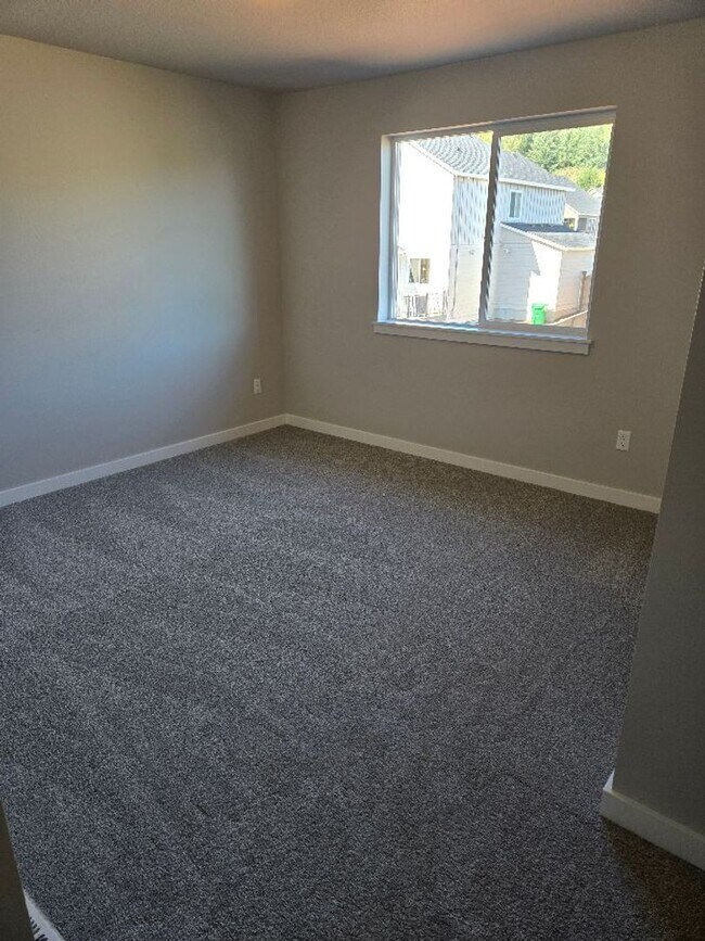 Building Photo - Brand New & Beautiful 2025 Holt Home !  Wa...