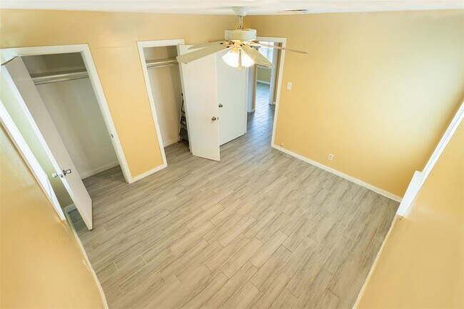Building Photo - 214 Carlang St