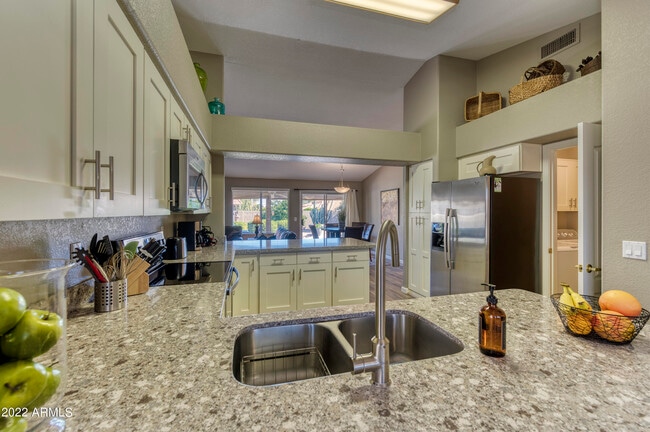 Building Photo - 20615 N Ventana Dr W