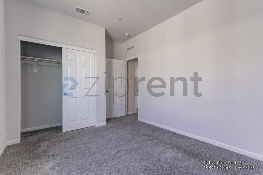 Building Photo - 1523 Oliveira Dr