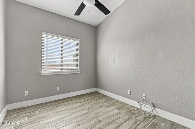 Building Photo - 14420 Navajo Point Dr