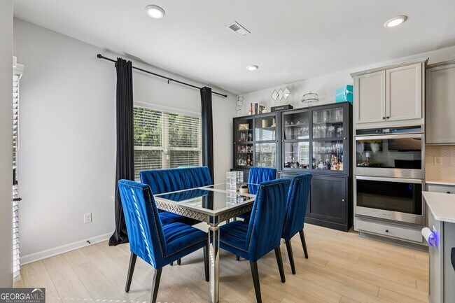 Building Photo - 4774 Sultana Way