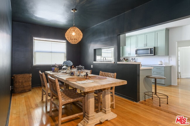 Building Photo - 148 S Orange Dr