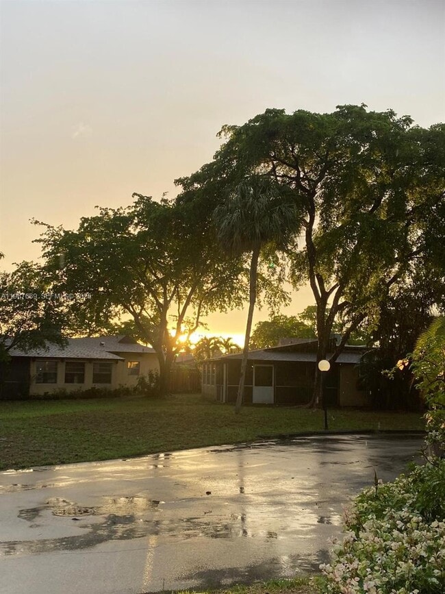 Building Photo - 516 Briarwood Cir