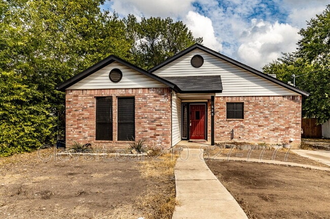 Primary Photo - 535 E Ashley Rd
