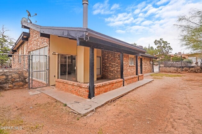 Building Photo - 8201 Big Bend Dr