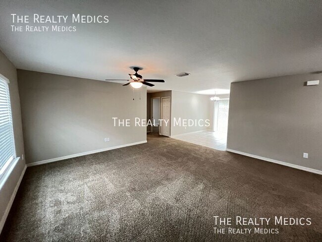 Building Photo - 3749 SE 135th Ln