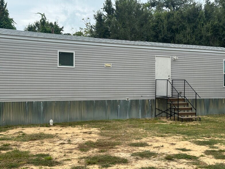 Building Photo - 2912 E 14th Ct
