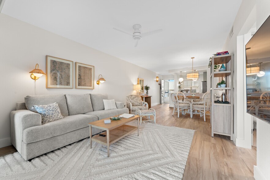 Building Photo - 6287 Bahia del Mar Cir