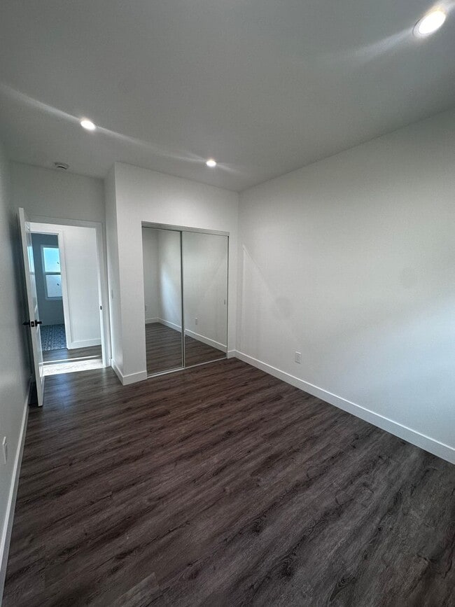 Building Photo - 611 Silver Strand Blvd