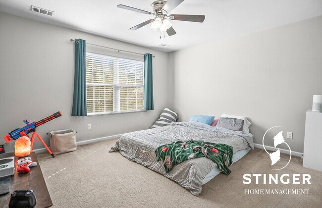 Building Photo - 12 Tugaloo Dr