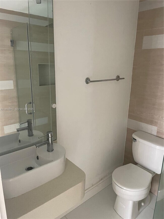 Building Photo - 3155 NE 184th St