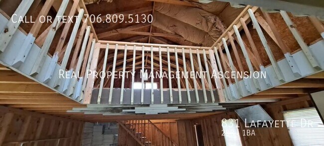 Building Photo - 831 Lafayette Dr