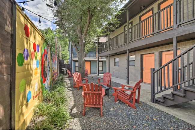 Building Photo - 2211 Blodgett St