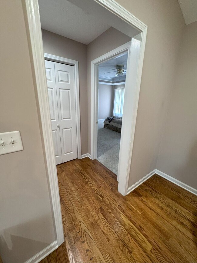 Building Photo - Single Level Home with a Great yard