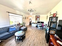 Building Photo - Corner Unit in the Heart of the Tacoma Art District!