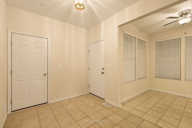 Building Photo - 1463 Yellowstone Dr