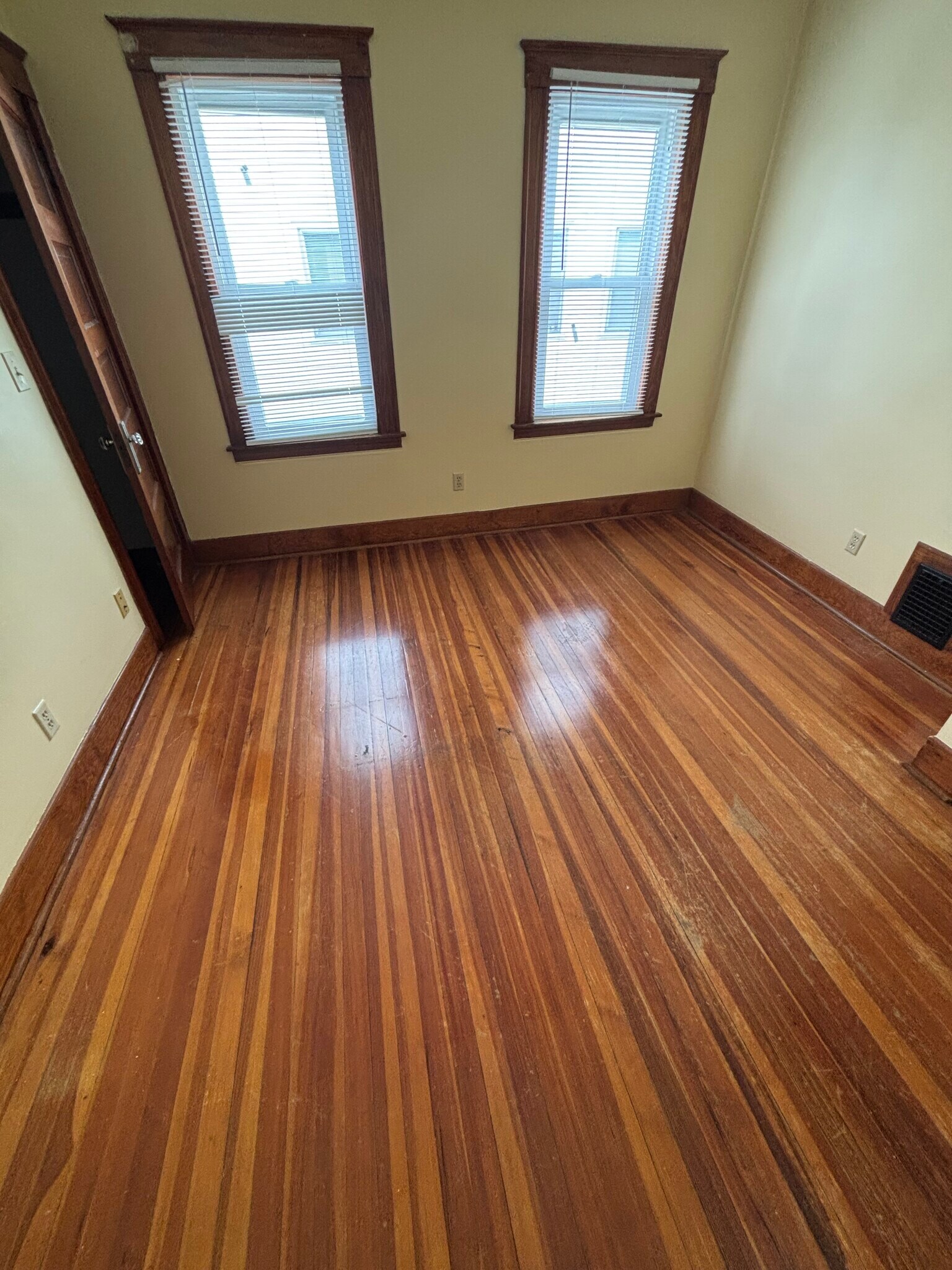 Building Photo - 33 Brooklawn St