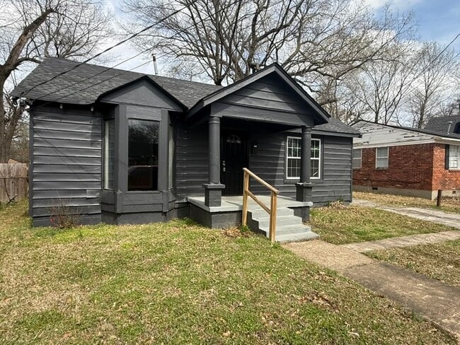 Building Photo - 2626 Whitman Ave