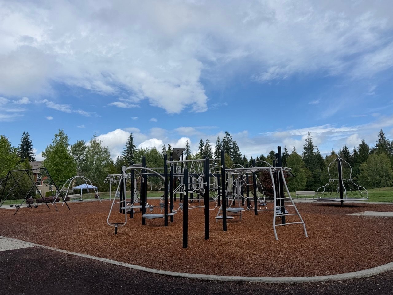 Building Photo - 22663 NE Alder Crest Dr