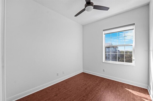 Building Photo - 5730 Biscayne Ct