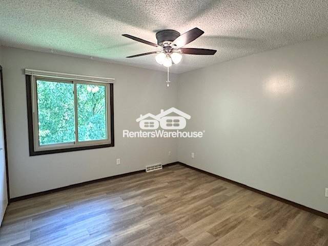 Building Photo - 2550 Teakwood Ln N