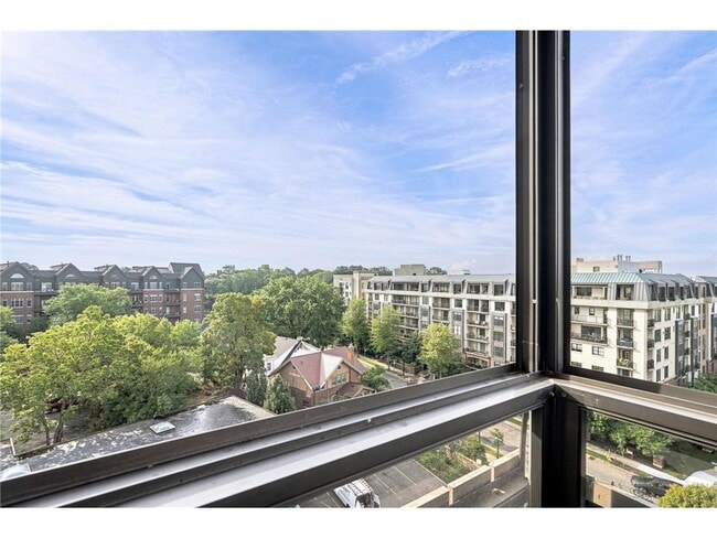 Building Photo - 400 Groveland Ave