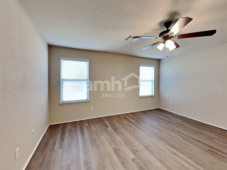 Building Photo - 7210 Alava Dr