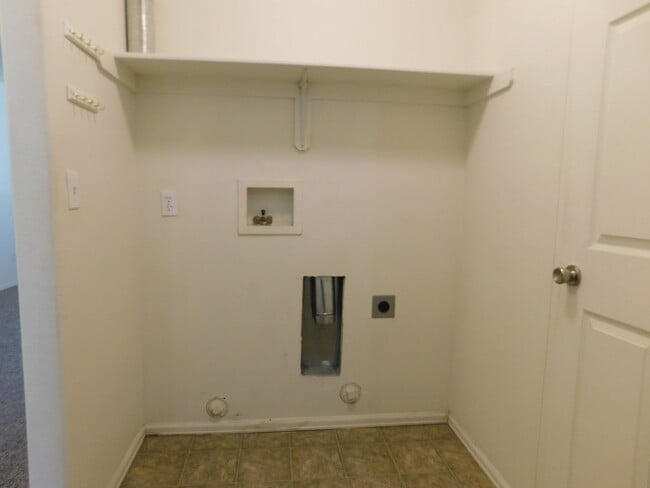 Building Photo - Townhome North GJ!!