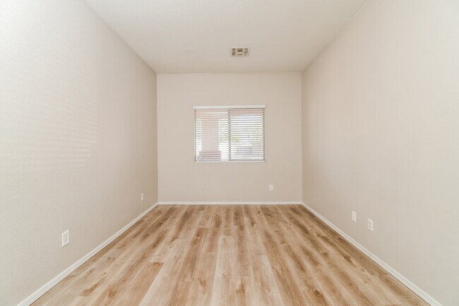 Building Photo - 1163 E Dust Devil Dr