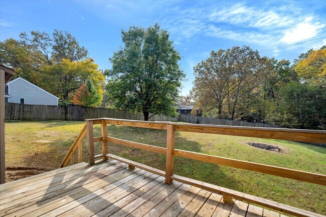 Building Photo - For Rent: Charming 3 Bed / 2 Bath Home with all the Cozy Vibes!