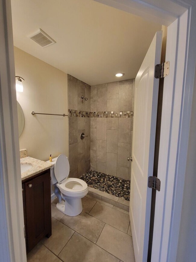 Building Photo - Charming Central Tucson Retreat with Updat...