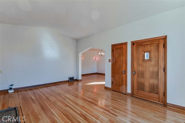 Building Photo - 941 E Stocker St