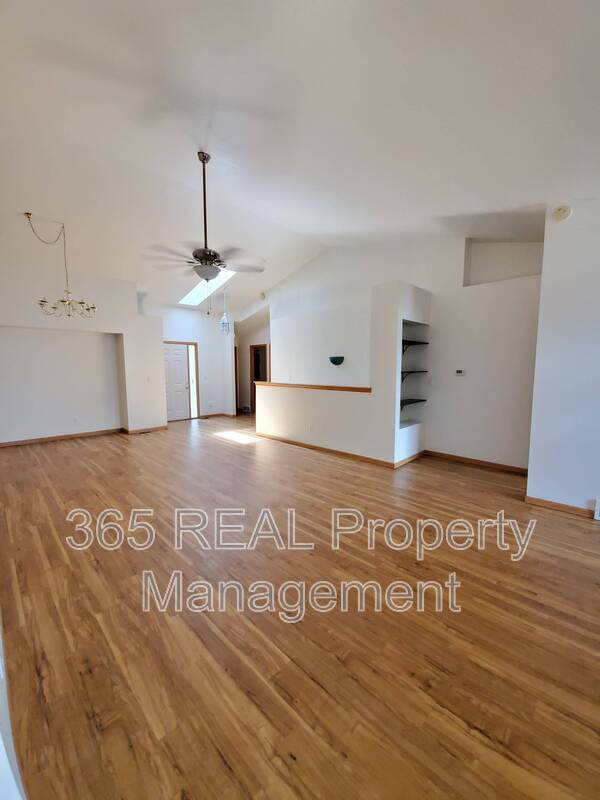 Building Photo - 5601 W 18th St