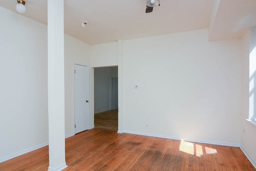 Building Photo - 2319 N Kedzie Blvd