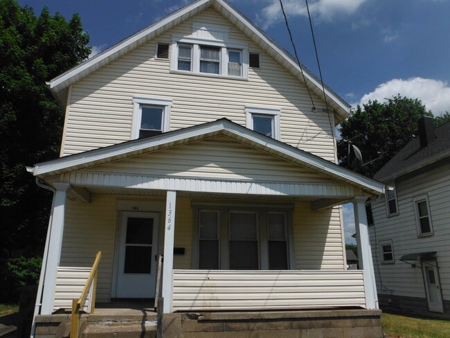 Building Photo - 1364 Stark Ave SW