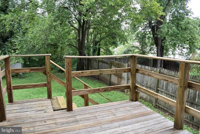 Building Photo - 9062 Washington St